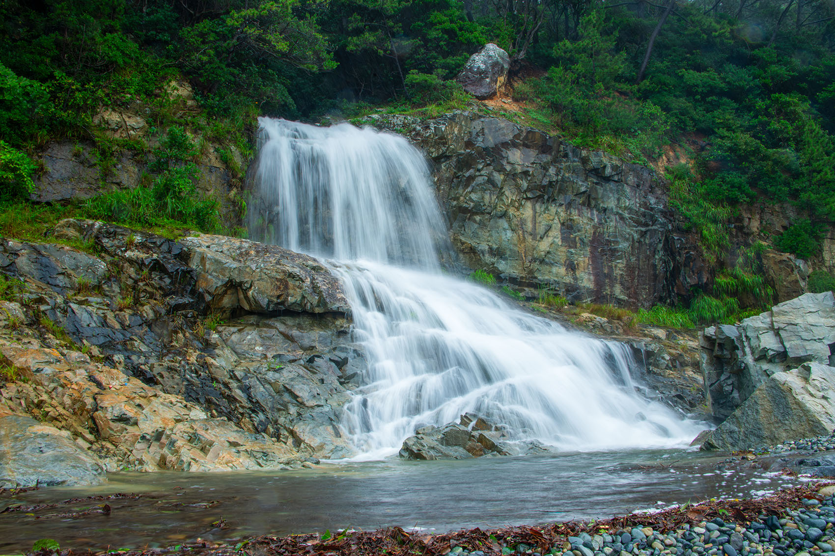 PHOTO BY  | NIKON D850 | 2024:07:14 14:58:18 | ISO-100 | 1/6 sec | f 22 | 28 mm | EV=0 | ● WIDTH:1700 pixels  HEIGHT:1133 pixels