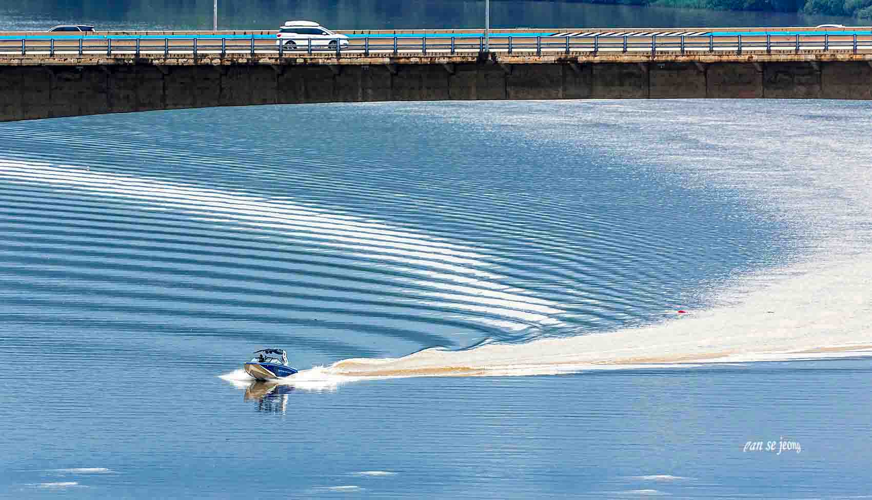 PHOTO BY jps | Canon EOS R6 | 2024:07:16 09:06:08 | ISO-100 | 1/320 sec | f 6.3 | 600 mm | EV=0 | ● WIDTH:1700 pixels  HEIGHT:974 pixels