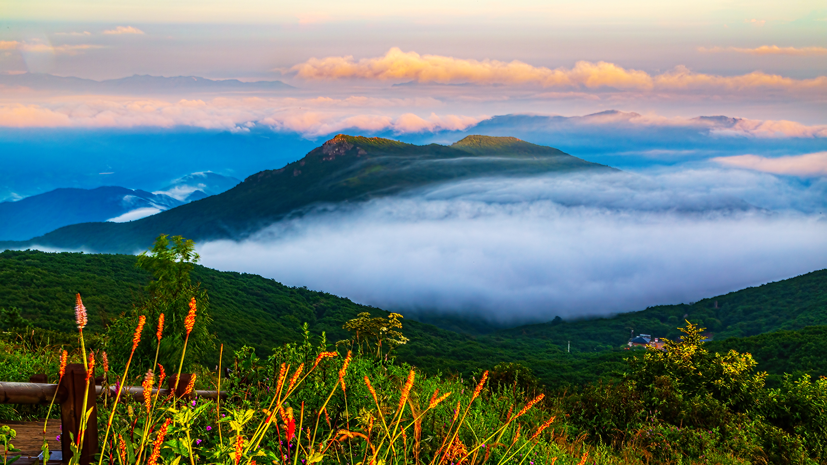 PHOTO BY  | Canon EOS 5D Mark III | 2017:08:18 06:13:01 | ISO-50 | 13/10 sec | f 22 | 50 mm | EV=0 | ● WIDTH:1700 pixels  HEIGHT:956 pixels