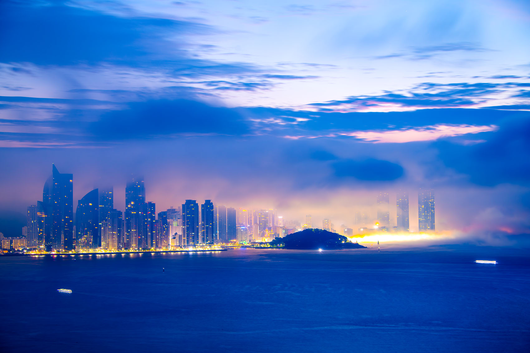 PHOTO BY  | NIKON D850 | 2024:07:06 04:12:04 | ISO-80 | 15/1 sec | f 6.3 | 72 mm | EV=0 | ● WIDTH:1700 pixels  HEIGHT:1133 pixels