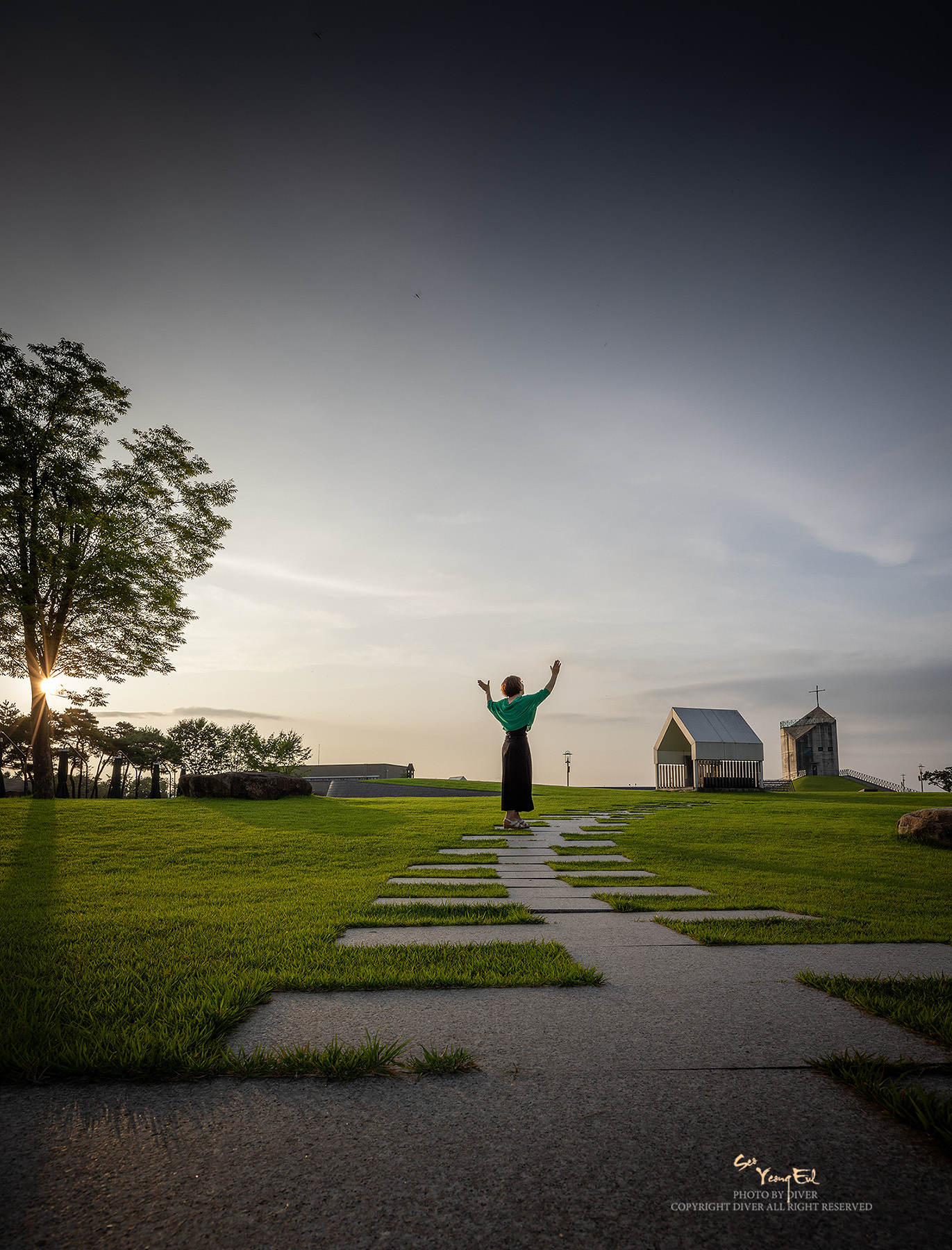 PHOTO BY  | Canon EOS R5 | 2024:07:11 19:05:05 | ISO-100 | 1/160 sec | f 11 | 19 mm | EV=0 | ● WIDTH:1371 pixels  HEIGHT:1800 pixels