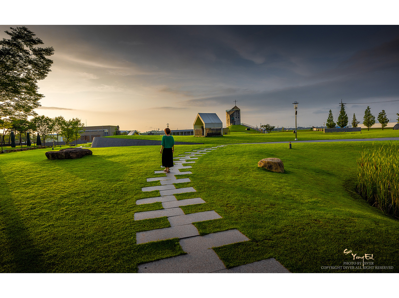 PHOTO BY  | Canon EOS R5 | 2024:07:11 19:05:18 | ISO-100 | 1/160 sec | f 11 | 19 mm | EV=0 | ● WIDTH:1600 pixels  HEIGHT:1198 pixels