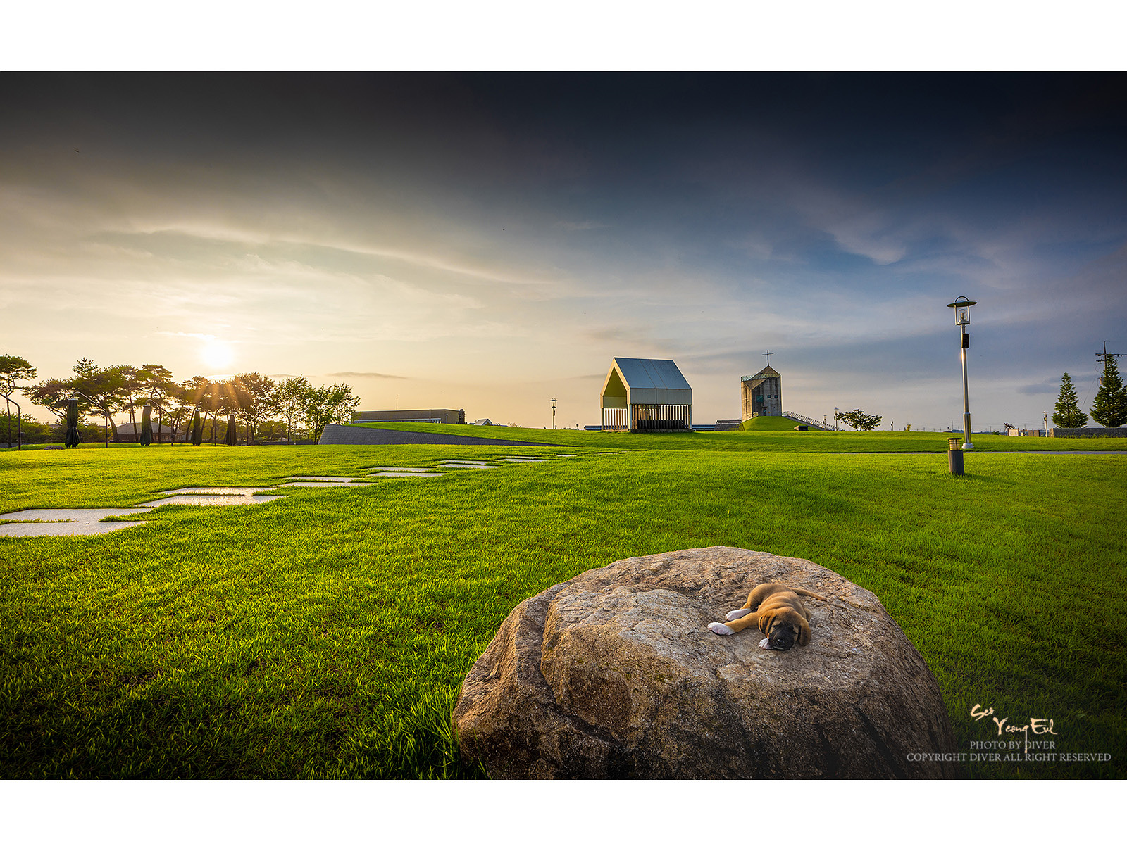 PHOTO BY  | Canon EOS R5 | 2024:07:11 19:06:15 | ISO-100 | 1/160 sec | f 11 | 17 mm | EV=0 | ● WIDTH:1600 pixels  HEIGHT:1209 pixels