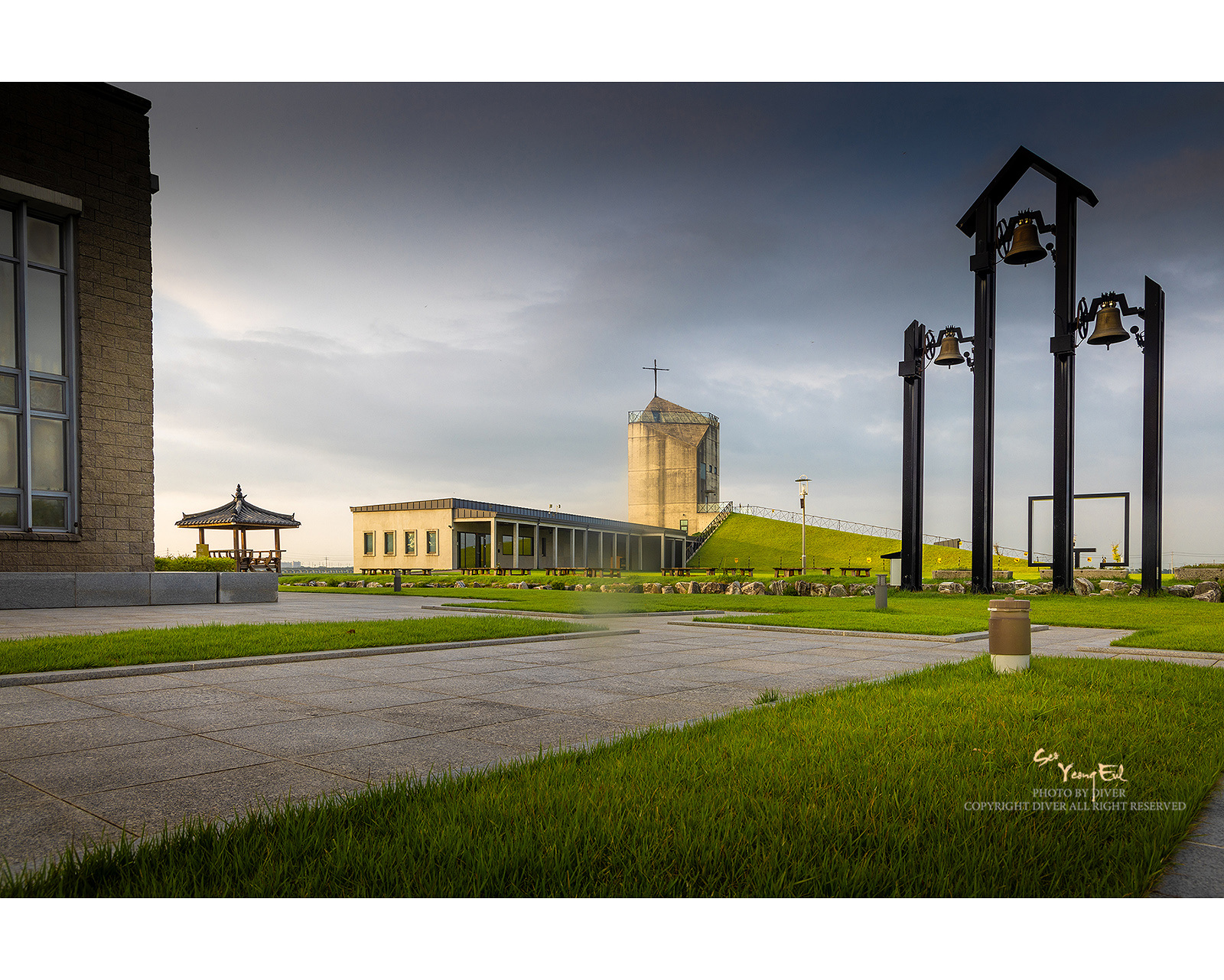 PHOTO BY  | Canon EOS R5 | 2024:07:11 18:59:17 | ISO-100 | 1/60 sec | f 11 | 24 mm | EV=0 | ● WIDTH:1600 pixels  HEIGHT:1281 pixels