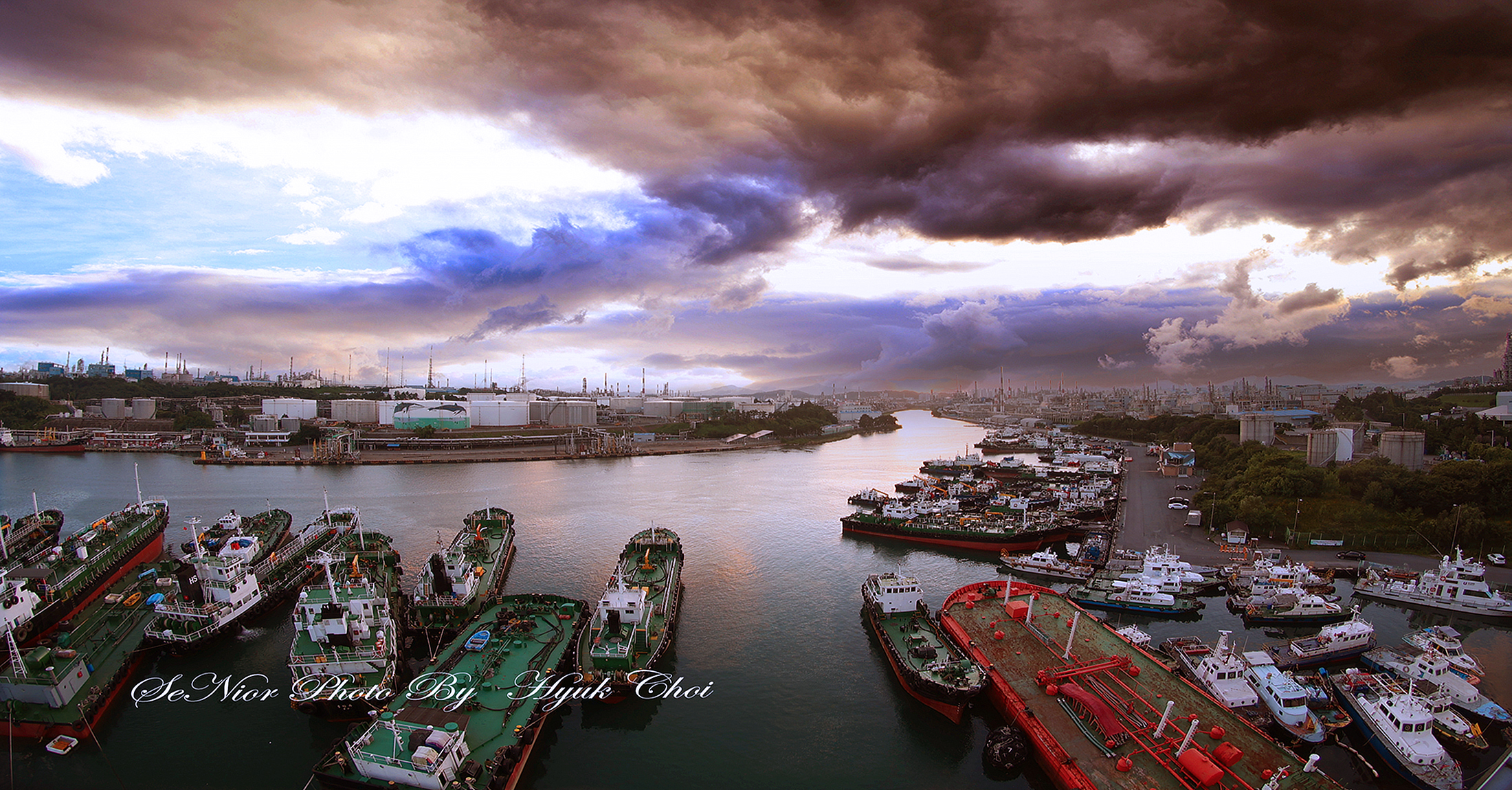 PHOTO BY  | Canon EOS R6 | 2024:07:20 19:23:50 | ISO-100 | 1/60 sec | f 0 | 0 mm | EV=0 | ● WIDTH:2200 pixels  HEIGHT:1150 pixels