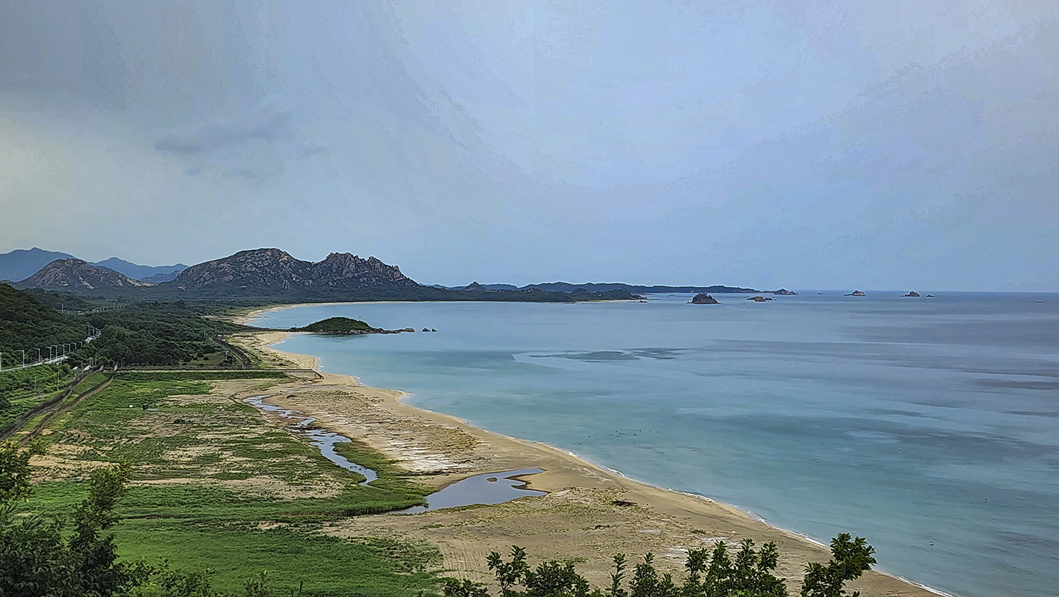 PHOTO BY  | SM-S908N | 2024:07:22 12:30:32 | ISO-12 | 1/290 sec | f 1.8 | 6.4 mm | EV=0 | ● WIDTH:1500 pixels  HEIGHT:845 pixels