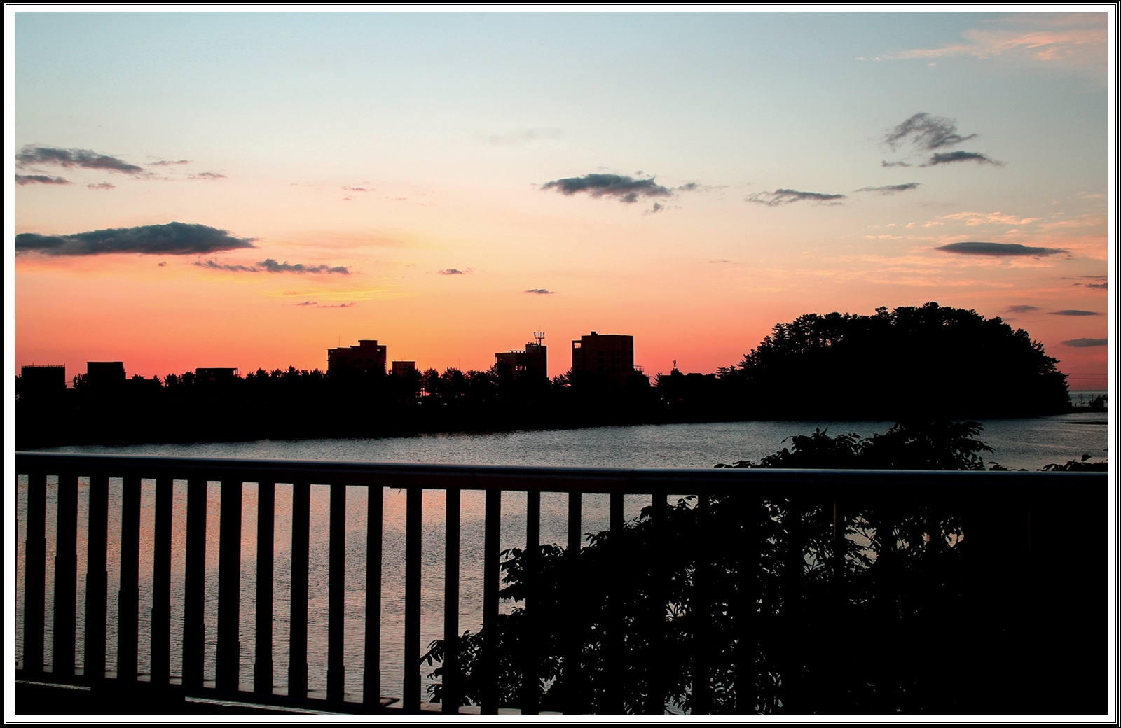 PHOTO BY  | Canon EOS-1D Mark III | 2024:07:24 05:36:33 | ISO-320 | 1/100 sec | f 5 | 32 mm | EV=-0.3 | ● WIDTH:3888 pixels  HEIGHT:2592 pixels