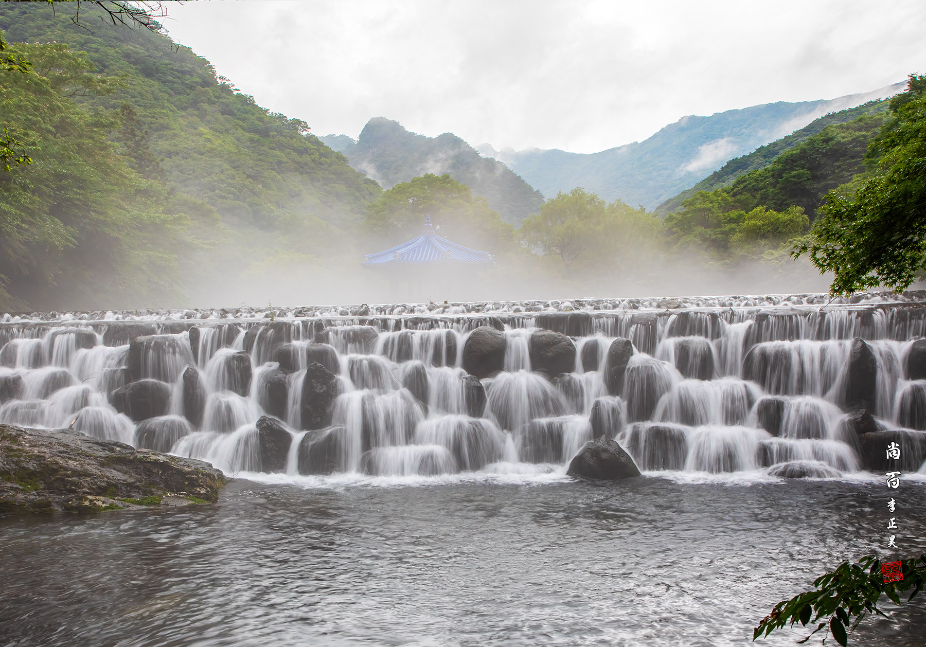 PHOTO BY  | Canon EOS 5D Mark IV | 2024:07:21 06:37:44 | ISO-400 | 1/5 sec | f 20 | 35 mm | EV=0 | ● WIDTH:1800 pixels  HEIGHT:1258 pixels