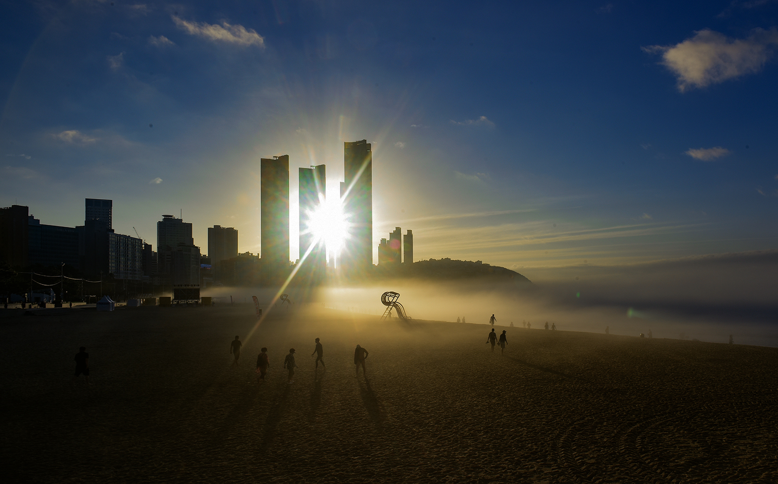 PHOTO BY ZENITHJin62 | NIKON D810 | 2024:07:25 06:20:37 | ISO-100 | 1/80 sec | f 22 | 20 mm | EV=0 | ● WIDTH:1600 pixels  HEIGHT:995 pixels