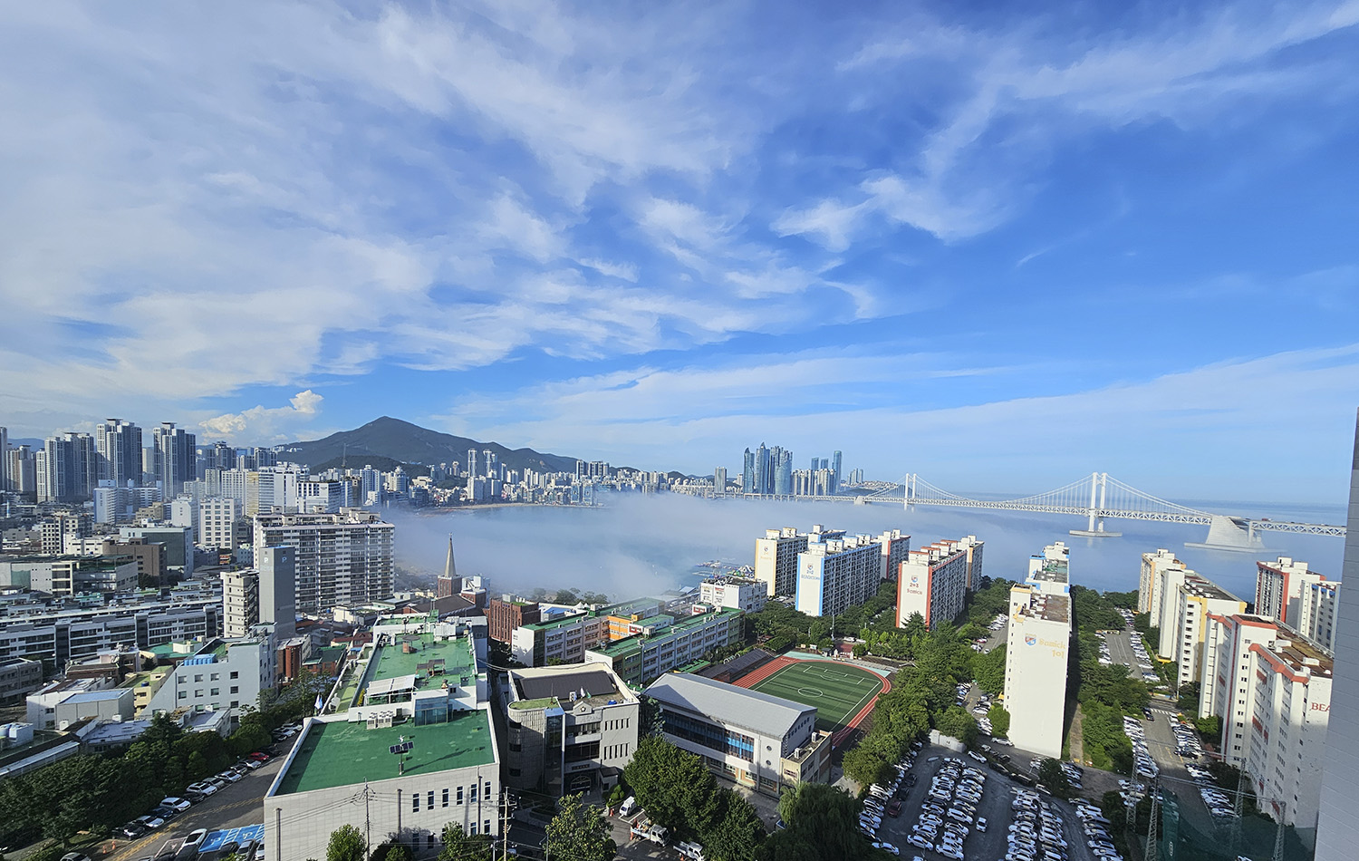 PHOTO BY  | Galaxy S23 Ultra | 2024:07:25 17:12:02 | ISO-50 | 1/3000 sec | f 2.2 | 2.2 mm | EV=0 | ● WIDTH:1500 pixels  HEIGHT:950 pixels