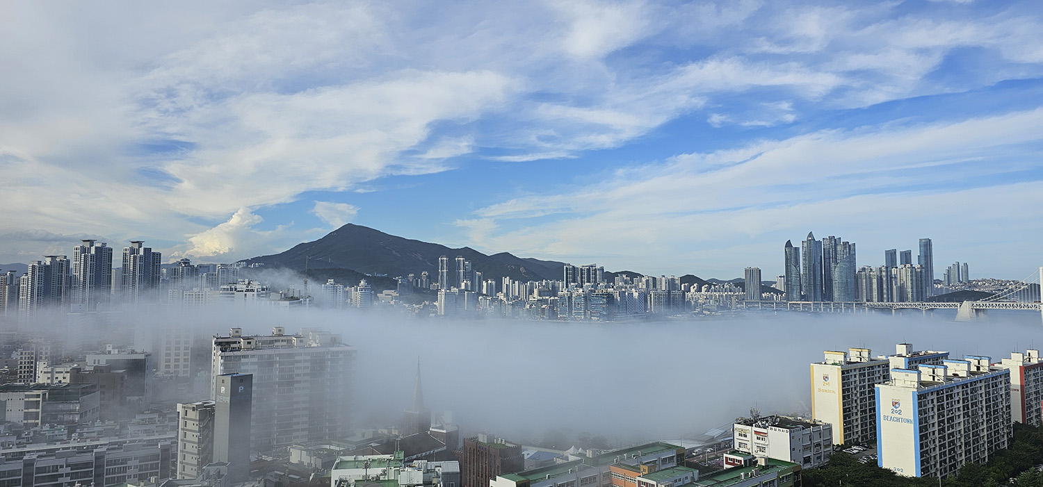 PHOTO BY  | Galaxy S23 Ultra | 2024:07:25 17:24:03 | ISO-10 | 1/900 sec | f 1.7 | 6.3 mm | EV=0 | ● WIDTH:1500 pixels  HEIGHT:701 pixels