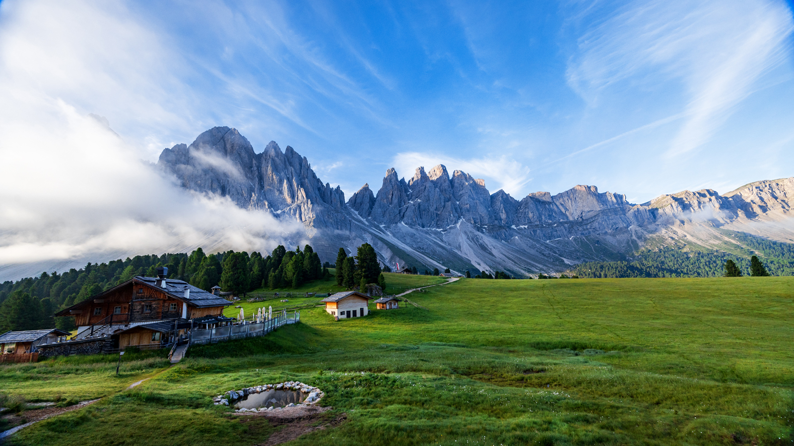 PHOTO BY  | Canon EOS R5 | 2024:07:05 13:56:57 | ISO-500 | 1/80 sec | f 8 | 14 mm | EV=0 | ● WIDTH:1600 pixels  HEIGHT:900 pixels