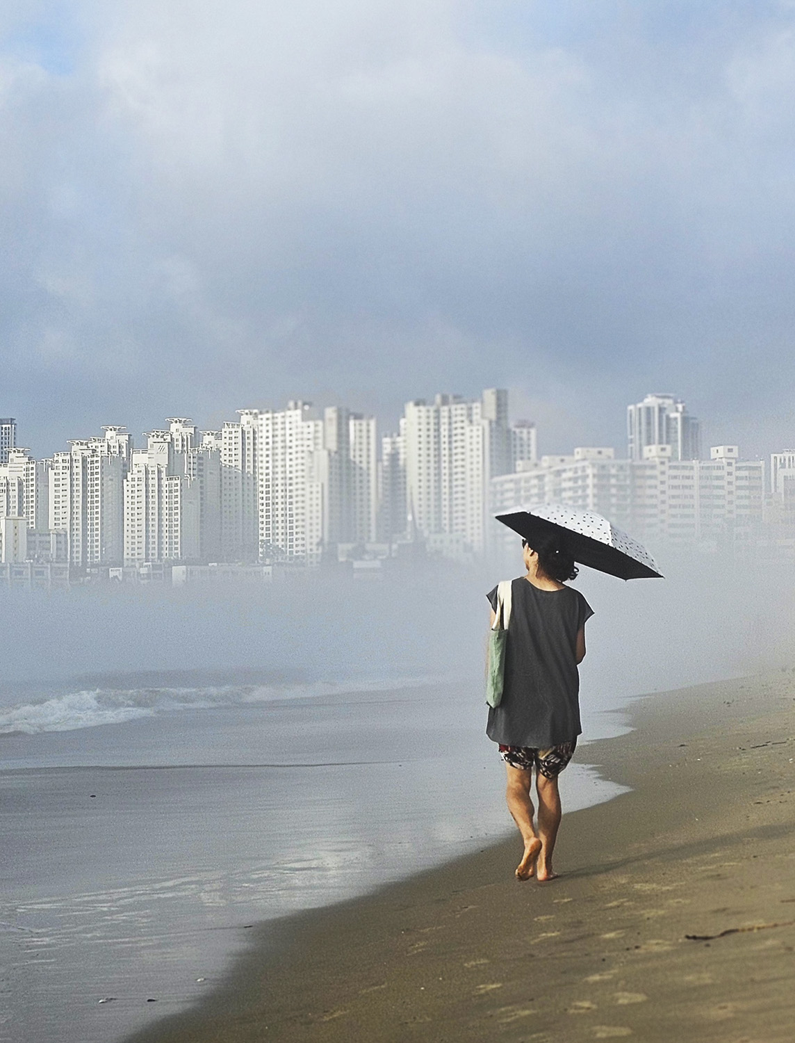 PHOTO BY  | Galaxy S23 Ultra | 2024:07:25 07:14:34 | ISO-10 | 1/1250 sec | f 1.7 | 6.3 mm | EV=0 | ● WIDTH:1144 pixels  HEIGHT:1500 pixels