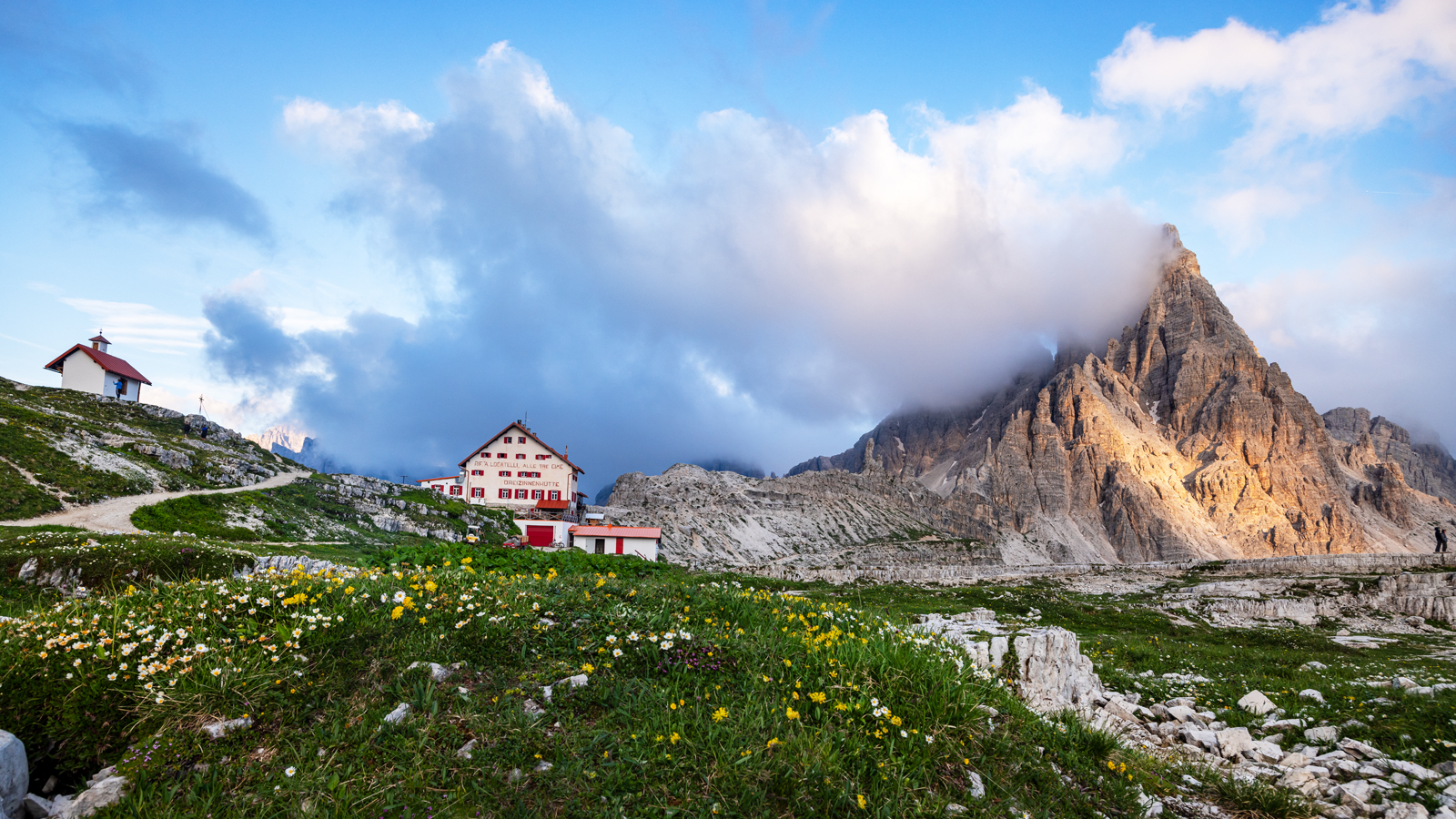 PHOTO BY  | Canon EOS R5 | 2024:07:15 03:25:36 | ISO-320 | 1/25 sec | f 8 | 20 mm | EV=-0.3 | ● WIDTH:1600 pixels  HEIGHT:900 pixels