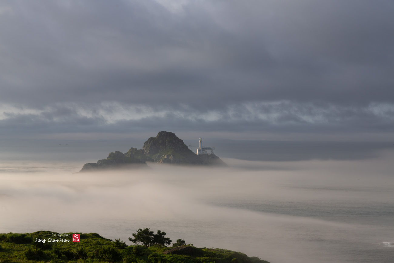 PHOTO BY Cksung | Canon EOS 5D Mark III | 2024:07:25 06:24:19 | ISO-100 | 1/320 sec | f 8 | 70 mm | EV=0 | ● WIDTH:1300 pixels  HEIGHT:867 pixels