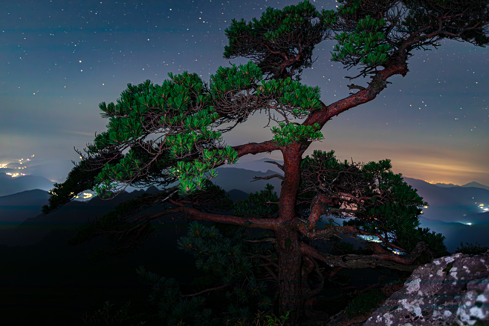 PHOTO BY  | Canon EOS 5D Mark IV | 2024:08:04 03:15:16 | ISO-1000 | 30/1 sec | f 2.8 | 23 mm | EV=0 | ● WIDTH:1600 pixels  HEIGHT:1067 pixels