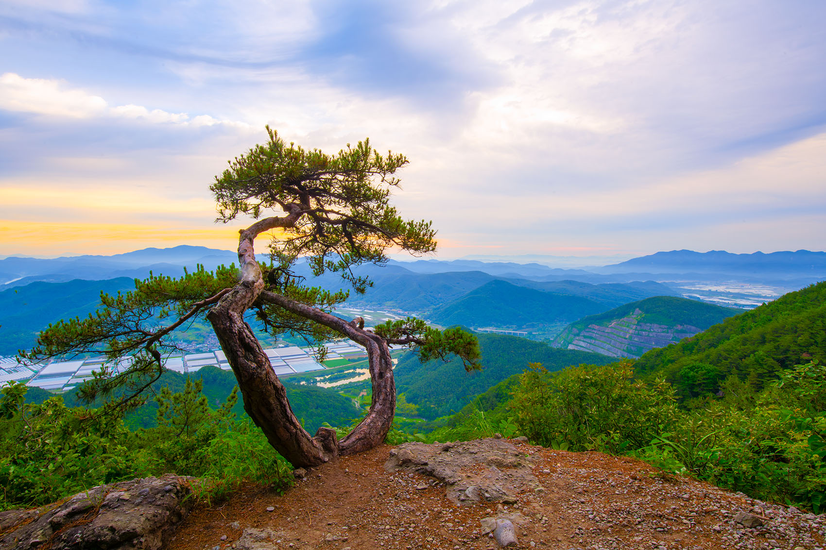 PHOTO BY  | NIKON D850 | 2024:06:06 05:49:48 | ISO-64 | 1/6 sec | f 22 | 20 mm | EV=0 | ● WIDTH:1700 pixels  HEIGHT:1133 pixels