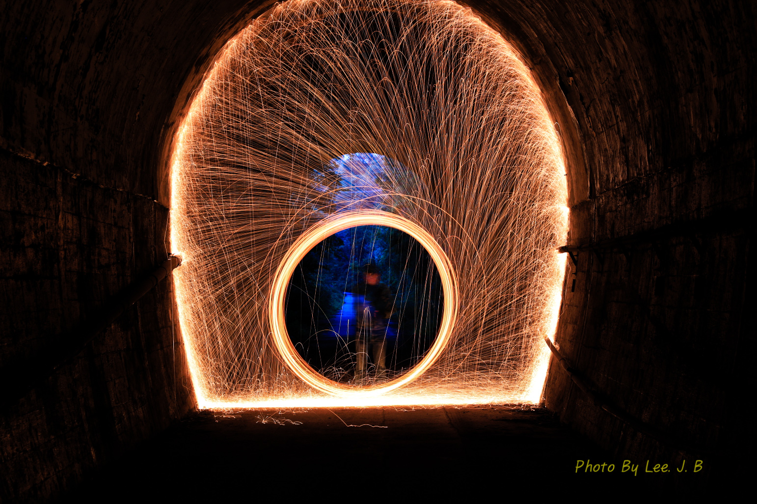 PHOTO BY  | Canon EOS 5D Mark IV | 2024:07:27 20:25:48 | ISO-100 | 30/1 sec | f 8 | 76 mm | EV=0 | ● WIDTH:1542 pixels  HEIGHT:1026 pixels