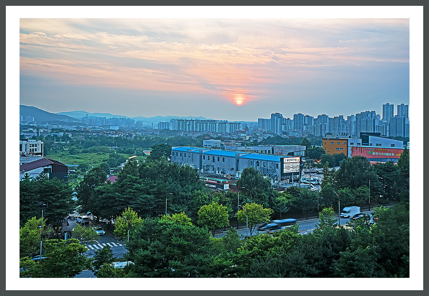 PHOTO BY  | ILCE-6500 | 2024:08:09 19:08:53 | ISO-200 | 1/10 sec | f 11 | 25 mm | EV=-1 | ● WIDTH:1400 pixels  HEIGHT:966 pixels