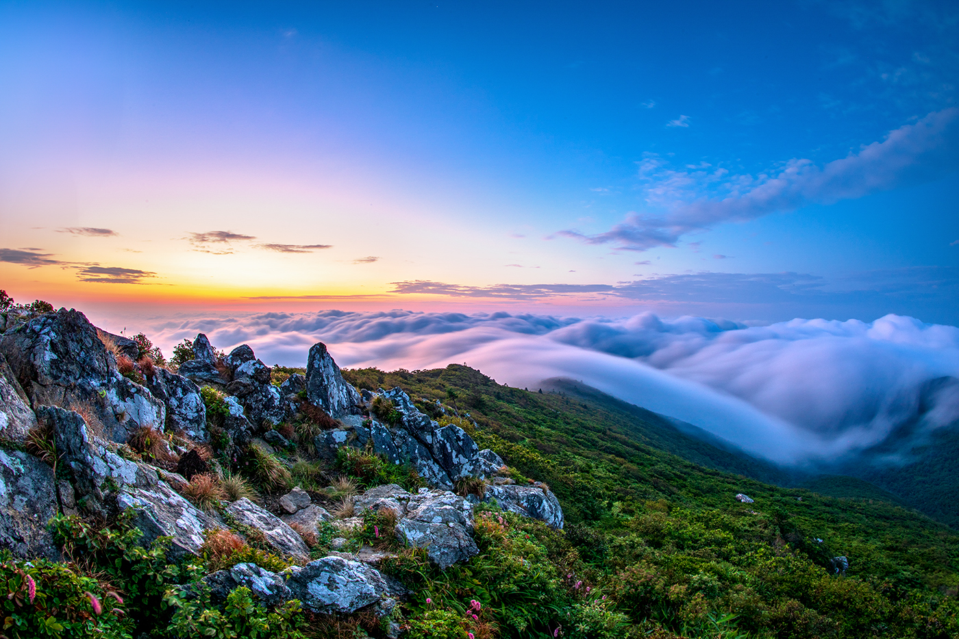 PHOTO BY  | Canon EOS 5D Mark IV | 2024:08:11 05:23:51 | ISO-100 | 15/1 sec |  |  | EV=0 | ● WIDTH:1400 pixels  HEIGHT:933 pixels