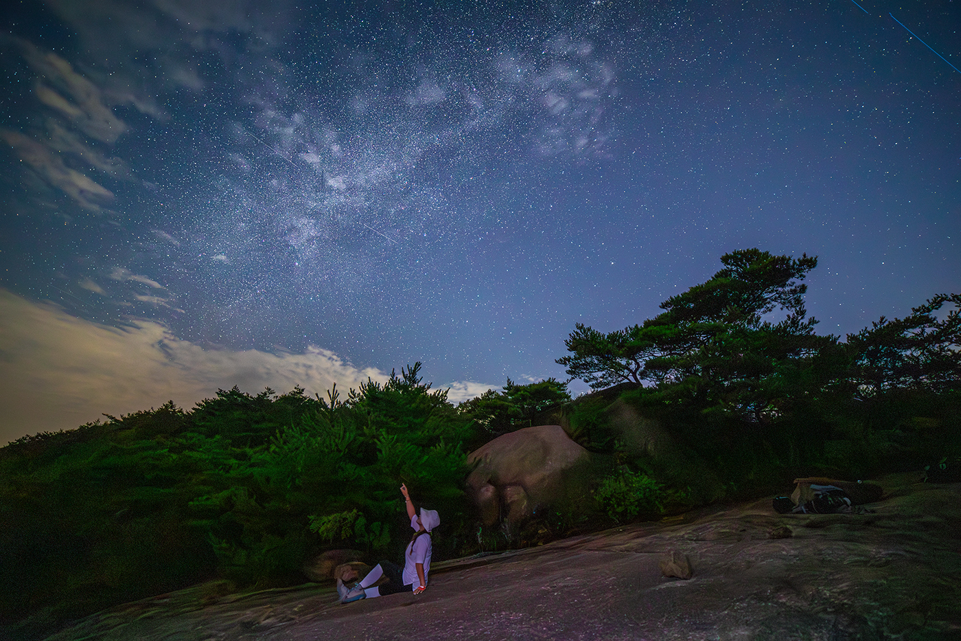 PHOTO BY  | Canon EOS 5D Mark IV | 2024:08:17 04:37:01 | ISO-4000 | 15/1 sec |  |  | EV=0 | ● WIDTH:1400 pixels  HEIGHT:933 pixels