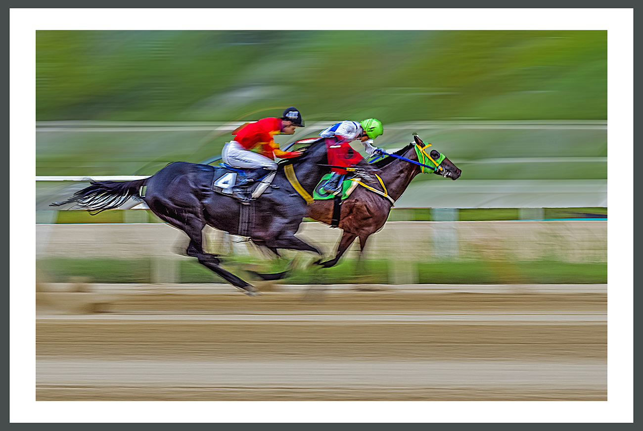 PHOTO BY  | NIKON D5500 | 2024:08:18 16:08:27 | ISO-100 | 1/50 sec | f 9 | 100 mm | EV=0.3 | ● WIDTH:1300 pixels  HEIGHT:872 pixels