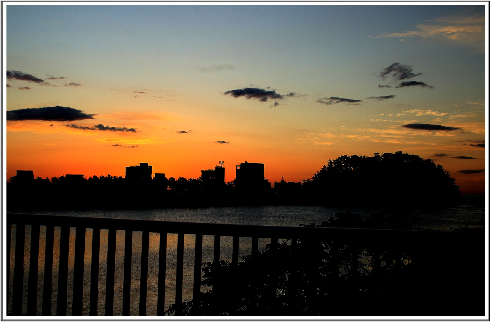 PHOTO BY  | Canon EOS-1D Mark III | 2024:08:17 05:36:33 | ISO-320 | 1/100 sec | f 5 | 32 mm | EV=-0.3 | ● WIDTH:3888 pixels  HEIGHT:2592 pixels