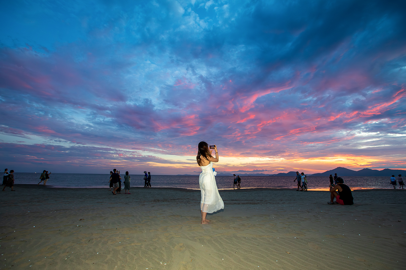 PHOTO BY  | Canon EOS 5D Mark IV | 2024:08:18 19:17:03 | ISO-800 | 1/80 sec | f 5.6 | 17 mm | EV=0 | ● WIDTH:1400 pixels  HEIGHT:933 pixels