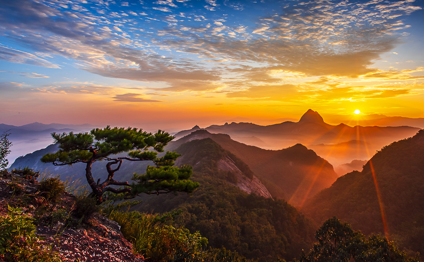 PHOTO BY  | NIKON D810 | 2024:09:02 06:18:03 | ISO-100 | 1/60 sec | f 14 | 19 mm | EV=-1.3 | ● WIDTH:1400 pixels  HEIGHT:865 pixels