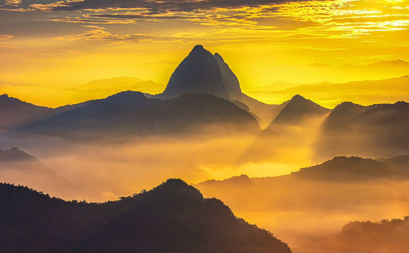 PHOTO BY  | NIKON D810 | 2024:09:02 06:39:04 | ISO-100 | 1/200 sec | f 14 | 58 mm | EV=-1.7 | ● WIDTH:1400 pixels  HEIGHT:865 pixels