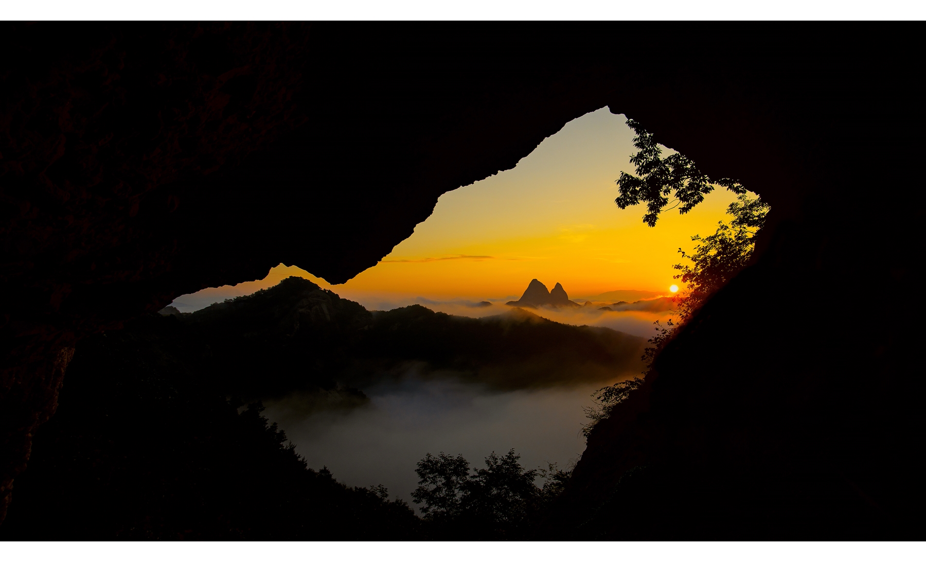 PHOTO BY lee seung un | ILCE-7RM3 | 2024:08:18 06:05:42 | ISO-200 | 1/80 sec | f 13 | 17 mm | EV=0 | ● WIDTH:7362 pixels  HEIGHT:4141 pixels