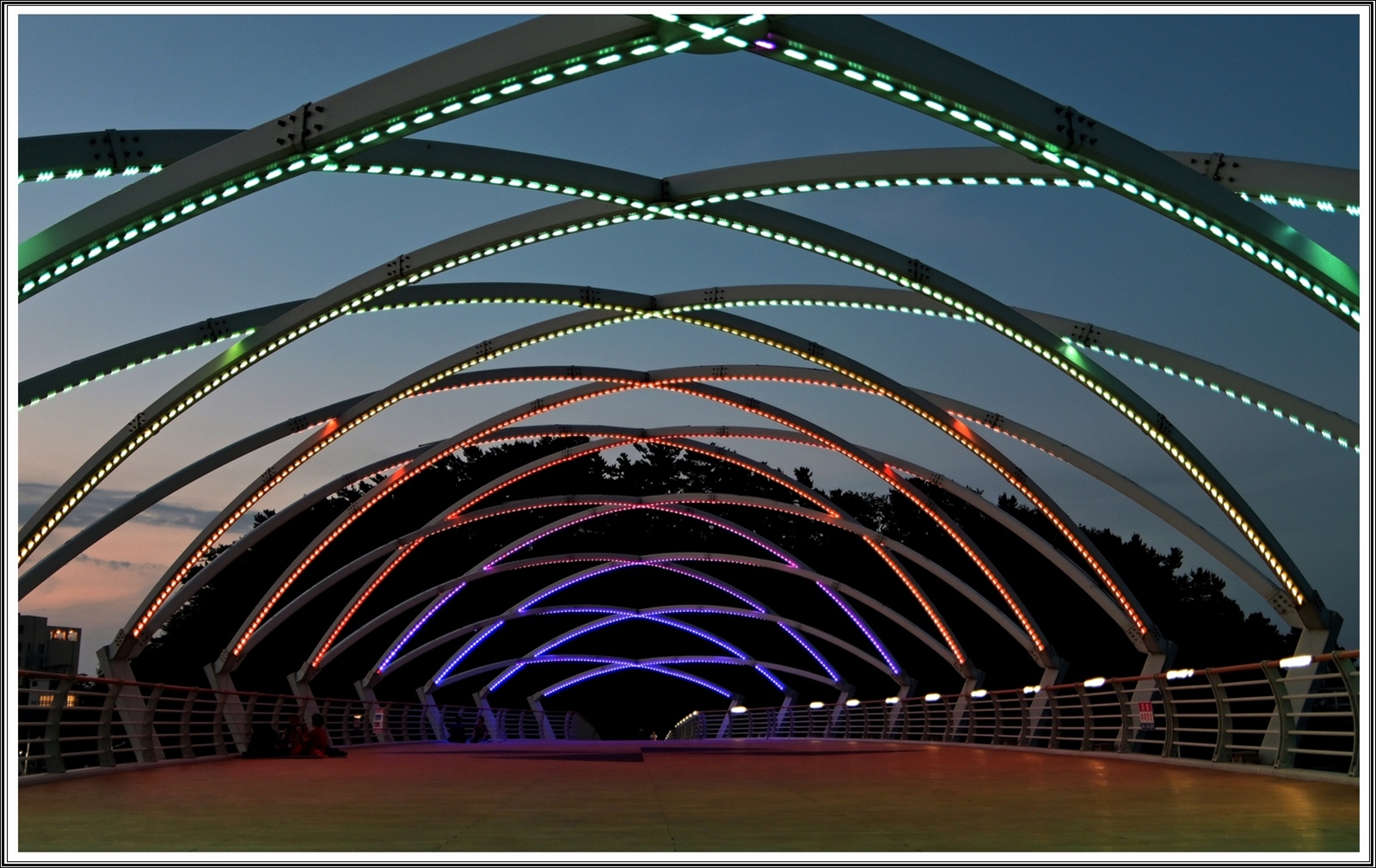 PHOTO BY  | NIKON Z 7_2 | 2024:08:19 19:27:38 | ISO-640 | 1/40 sec | f 3.5 | 24 mm | EV=0 | ● WIDTH:5408 pixels  HEIGHT:3600 pixels