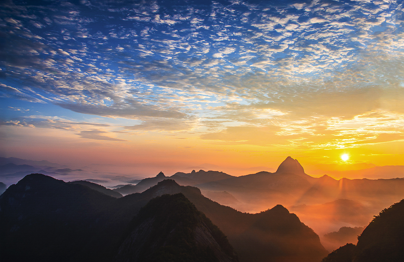 PHOTO BY  | NIKON D850 | 2024:09:02 06:07:55 | ISO-64 | 1/80 sec | f 16 | 24 mm | EV=-0.3 | ● WIDTH:1400 pixels  HEIGHT:909 pixels