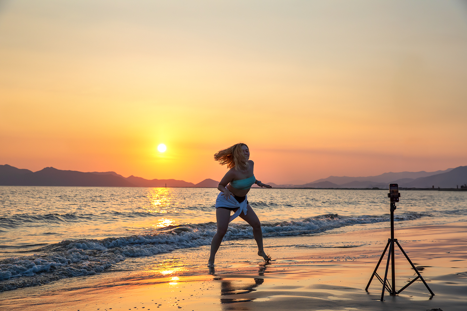 PHOTO BY  | Canon EOS 5D Mark IV | 2024:09:01 18:33:20 | ISO-640 | 1/1000 sec | f 7.1 | 50 mm | EV=0.7 | ● WIDTH:1500 pixels  HEIGHT:1000 pixels