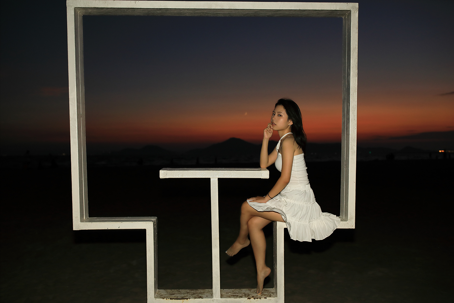 PHOTO BY  | Canon EOS 5D Mark IV | 2024:09:05 19:18:47 | ISO-500 | 1/80 sec | f 3.2 | 35 mm | EV=0 | ● WIDTH:1500 pixels  HEIGHT:1000 pixels