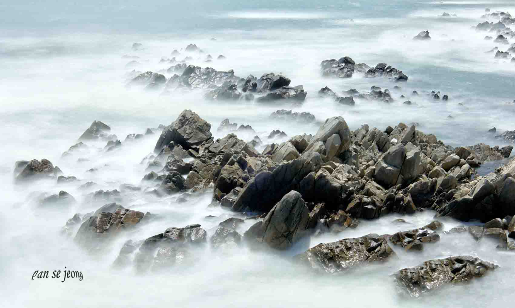 PHOTO BY jps | Canon EOS R6 | 2024:08:30 12:59:15 | ISO-100 | 5/1 sec | f 18 | 50 mm | EV=0 | ● WIDTH:1700 pixels  HEIGHT:1019 pixels