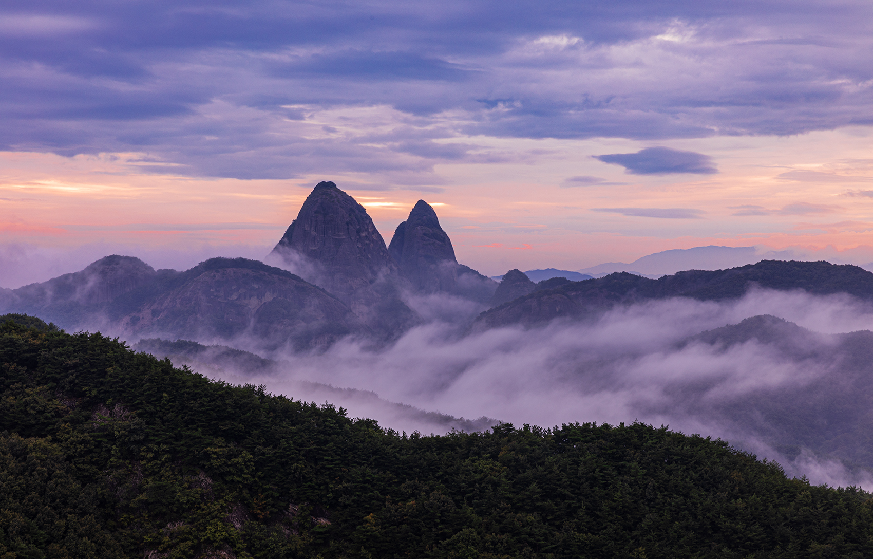 PHOTO BY JHG | Canon EOS 5D Mark IV | 2024:09:12 07:04:50 | ISO-50 | 1/1 sec | f 16 | 70 mm | EV=0 | ● WIDTH:1700 pixels  HEIGHT:1088 pixels