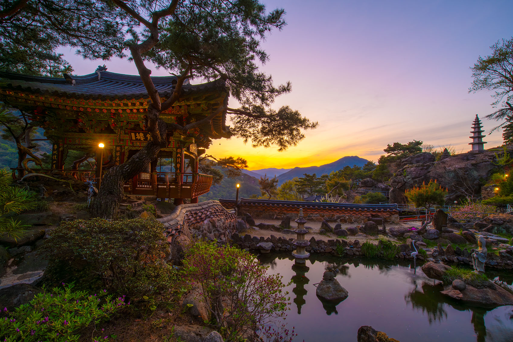 PHOTO BY  | NIKON D850 | 2024:04:14 18:50:39 | ISO-100 | 1/1 sec | f 22 | 14 mm | EV=0 | ● WIDTH:1700 pixels  HEIGHT:1133 pixels