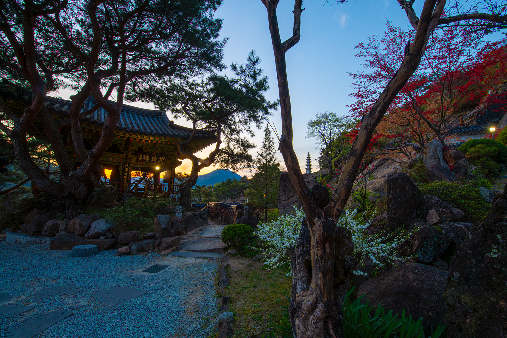 PHOTO BY  | NIKON D850 | 2024:04:14 18:46:55 | ISO-100 | 1/1 sec | f 22 | 14 mm | EV=0 | ● WIDTH:1700 pixels  HEIGHT:1133 pixels