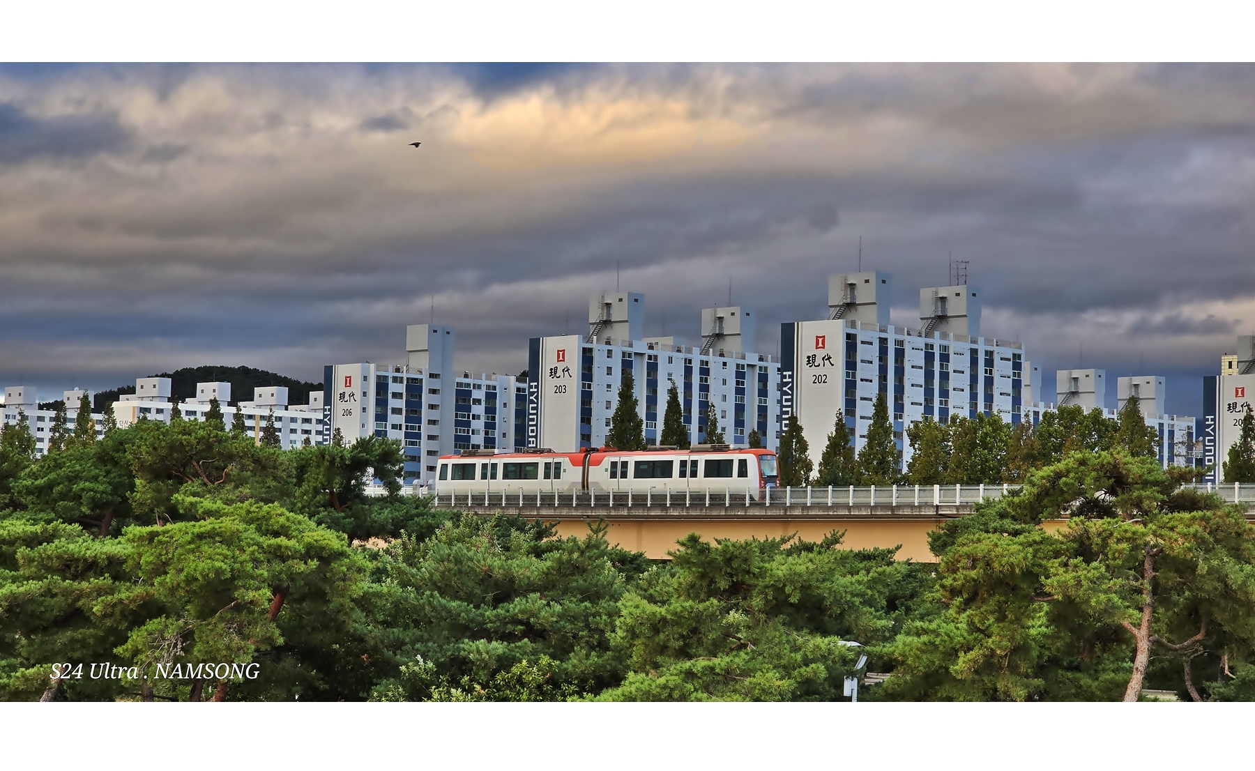 PHOTO BY  | Galaxy S24 Ultra | 2024:09:16 06:38:13 | ISO-50 | 1/230 sec | f 2.4 | 7.9 mm | EV=0 | ● WIDTH:4000 pixels  HEIGHT:2252 pixels