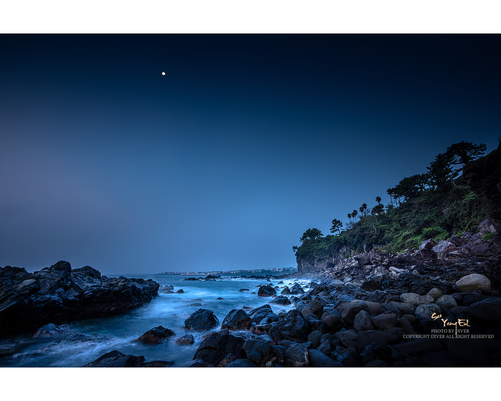 PHOTO BY  | Canon EOS R5 | 2024:08:23 05:55:49 | ISO-50 | 4/1 sec | f 22 | 17 mm | EV=0 | ● WIDTH:1600 pixels  HEIGHT:1281 pixels