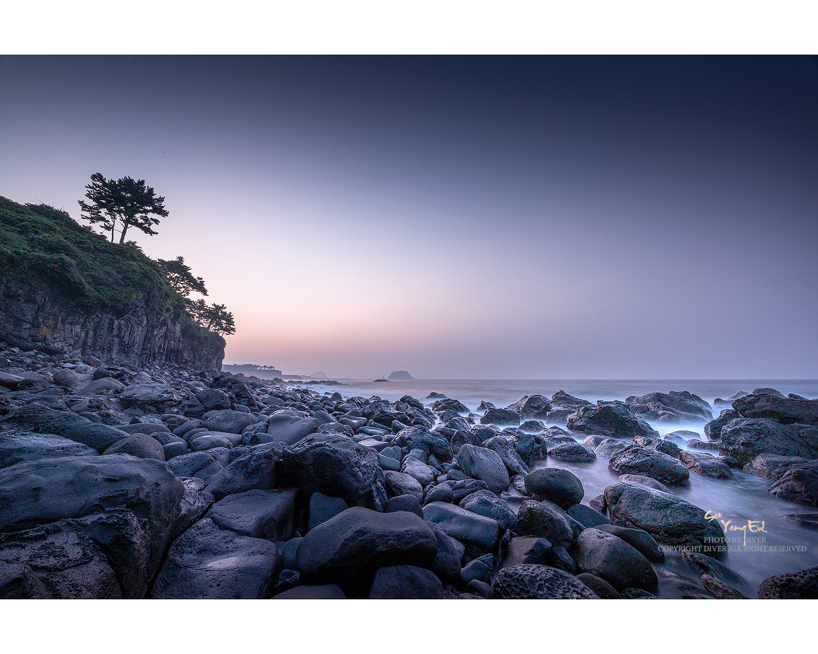 PHOTO BY  | Canon EOS R5 | 2024:08:23 05:40:34 | ISO-100 | 20/1 sec | f 20 | 14 mm | EV=0 | ● WIDTH:1600 pixels  HEIGHT:1281 pixels