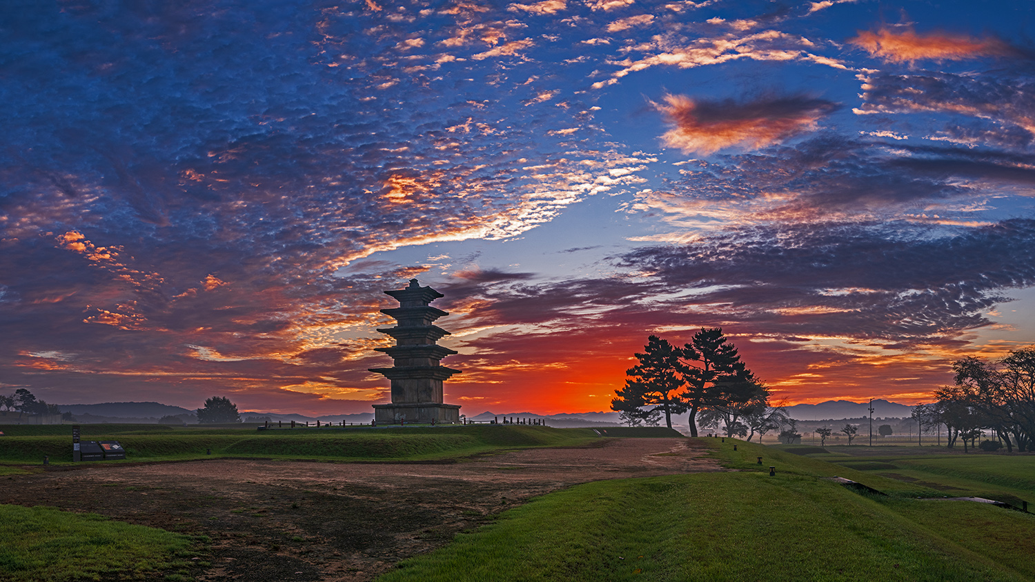 PHOTO BY  | NIKON D850 | 2024:09:19 06:19:18 | ISO-160 | 1/15 sec | f 16 | 42 mm | EV=-0.3 | ● WIDTH:1500 pixels  HEIGHT:844 pixels