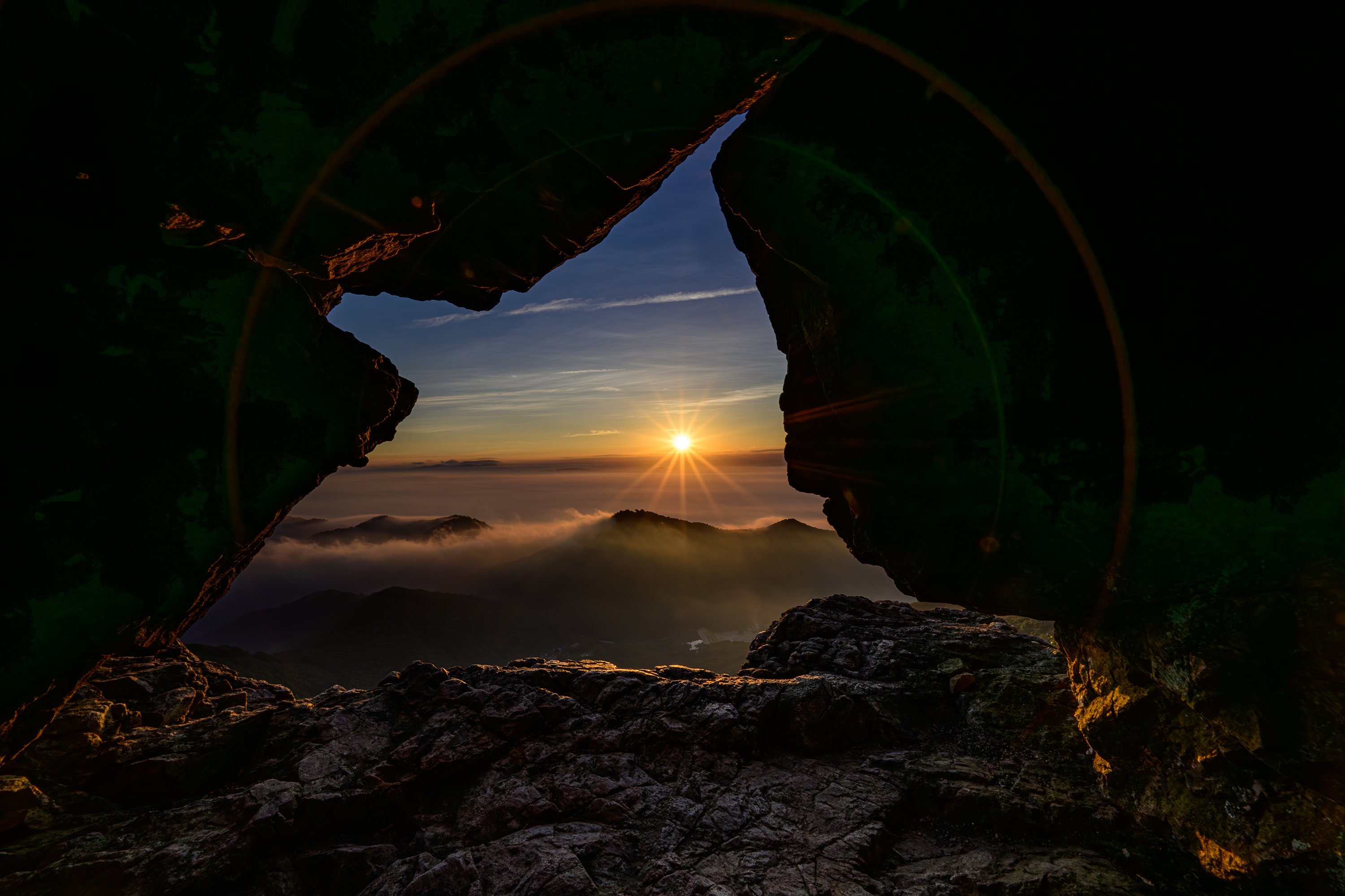 PHOTO BY  | NIKON Z 7_2 | 2024:09:13 06:25:31 | ISO-100 | 1/13 sec | f 22 | 14 mm | EV=0 | ● WIDTH:3000 pixels  HEIGHT:2000 pixels