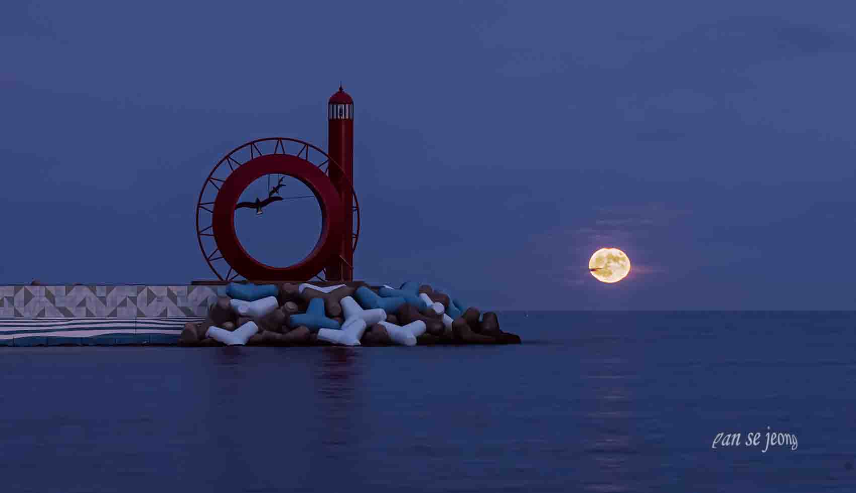 PHOTO BY jpsq | Canon EOS R6 | 2024:09:18 18:43:40 | ISO-200 | 1/1 sec | f 14 | 105 mm | EV=0 | ● WIDTH:1700 pixels  HEIGHT:978 pixels