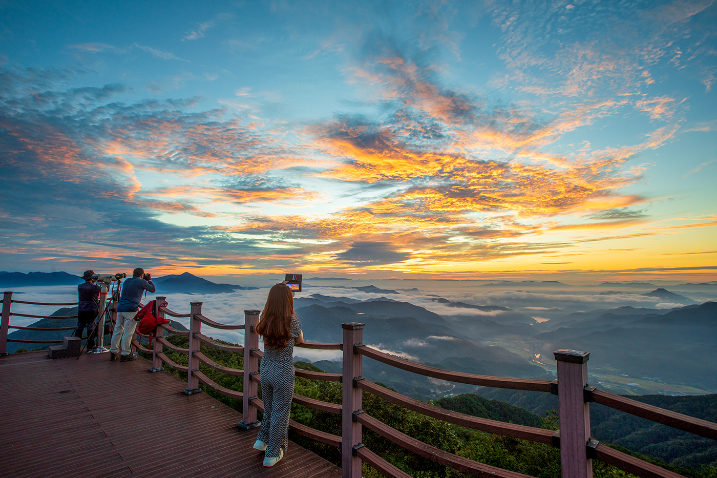 PHOTO BY  | Canon EOS 5D Mark IV | 2024:09:19 06:12:05 | ISO-200 | 1/25 sec | f 9 | 18 mm | EV=0 | ● WIDTH:1400 pixels  HEIGHT:933 pixels