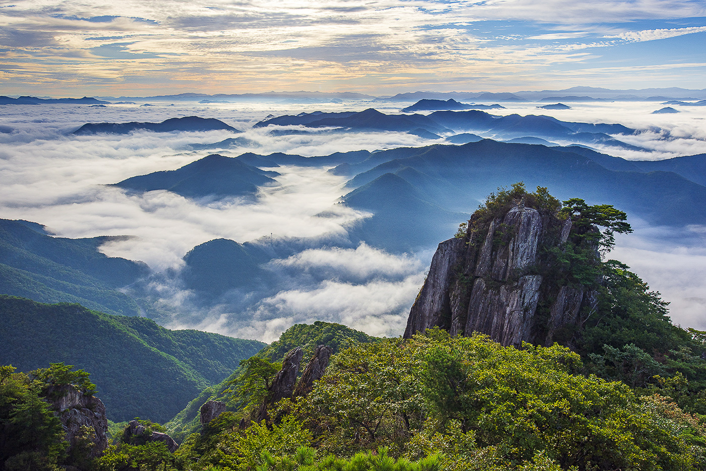 PHOTO BY  | NIKON D810 | 2024:09:19 07:32:40 | ISO-100 | 1/400 sec | f 11 | 28 mm | EV=-2 | ● WIDTH:1400 pixels  HEIGHT:934 pixels