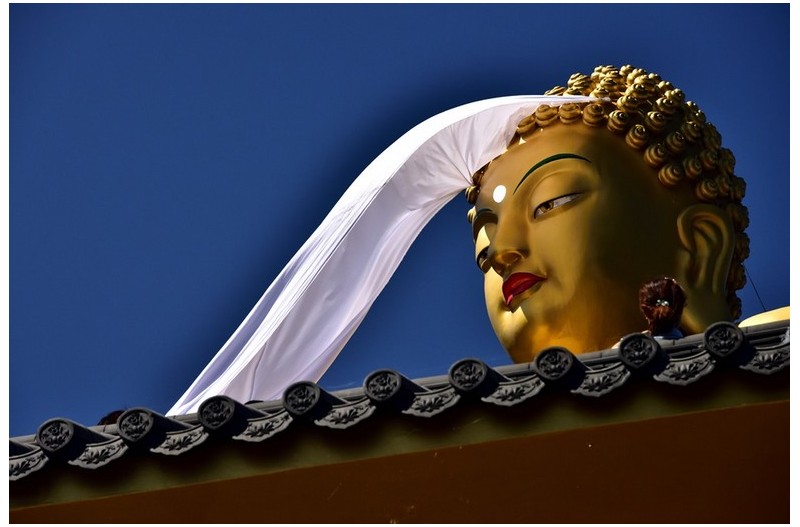 부처님 점안식에서