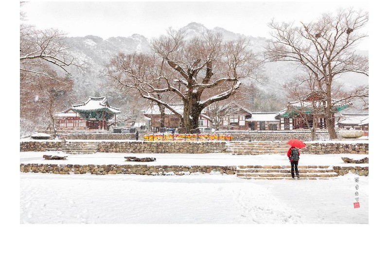 눈 내리는 내소사