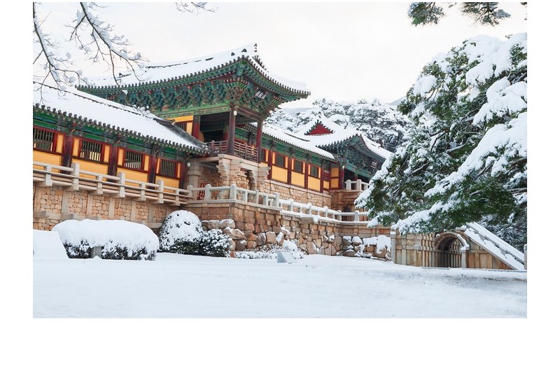 눈 내린 불국사